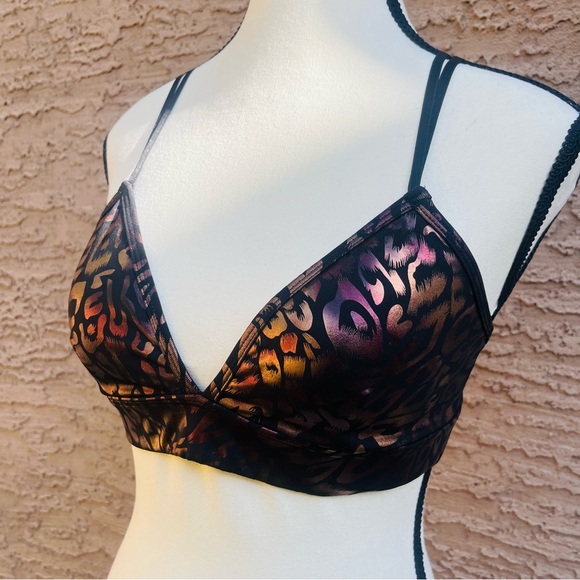 Cute❤️Booty sports bra. - Picture 3 of 9